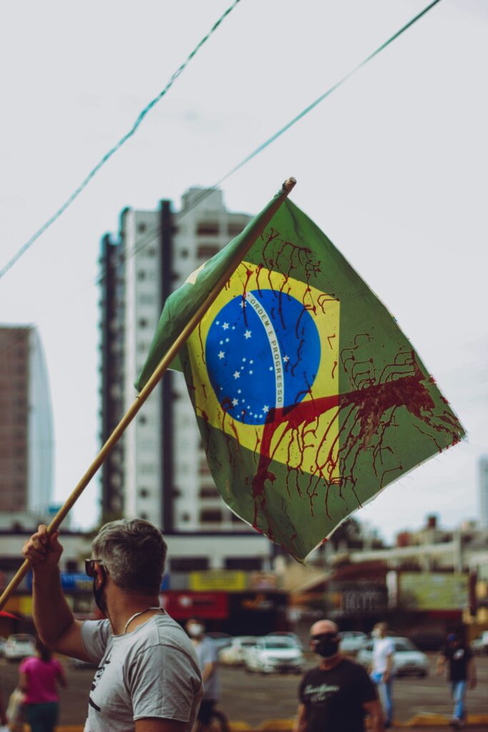 polemica-camisa-vermelha-da-seleção-brasileira-de-futebol 