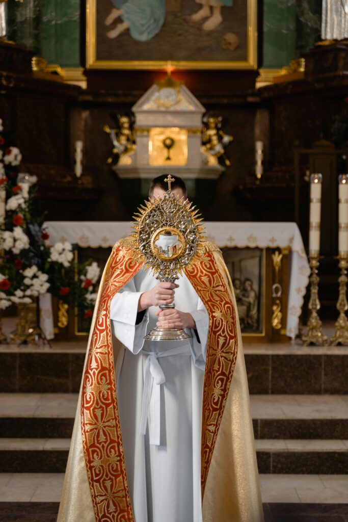 escandalo-vaticano-papa-igreja-cardeal-polemica