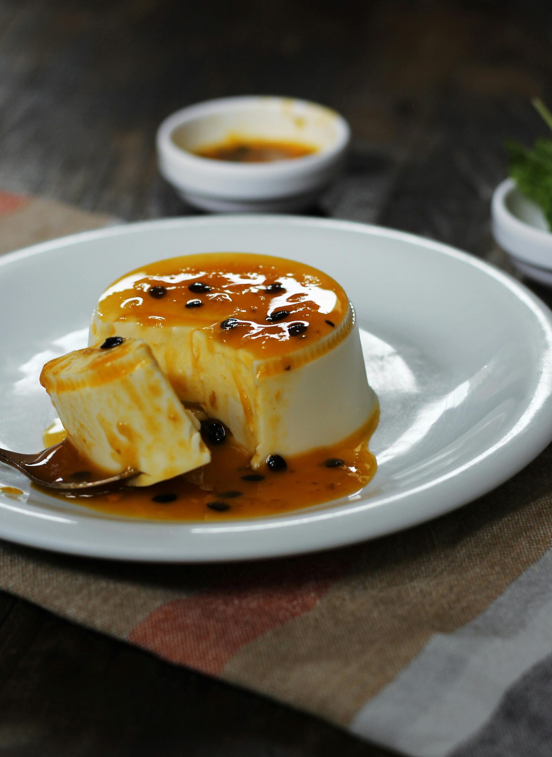 Mousse-de-maracuja-sem-acucar-apenas-3-ingredientes-facil