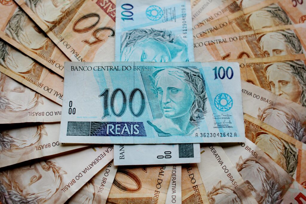 restituição imposto de renda 2025,investir restituição IR,educação financeira,calendário restituição IR 2025,prioridades restituição imposto de renda,investimentos para iniciantes,planejamento financeiro,aplicação restituição IR,diversificação de investimentos,renda fixa,renda variável,tesouro direto,reserva de emergência,otimização IR,deduções imposto de renda,PGBL,independência financeira,quitar dívidas ou investir,cultura financeira familiar,calendario,investimentos,restituição,imposto renda 2025,oportunidade
